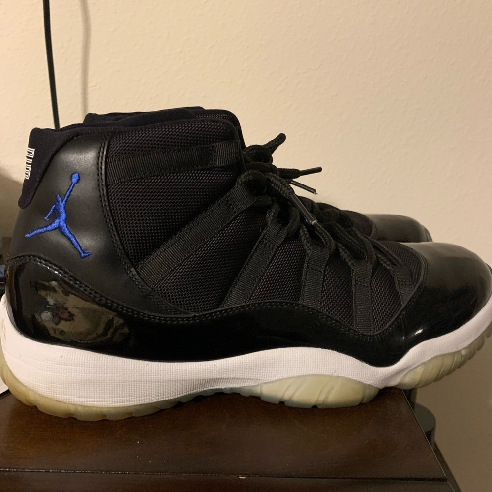 Retro Jordan 11 2009 space jams